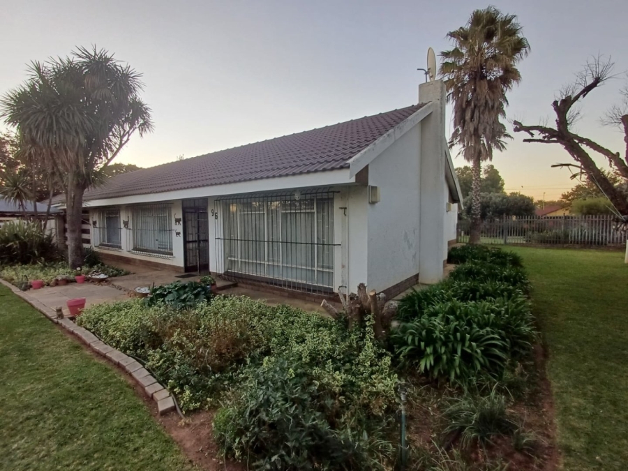 3 Bedroom Property for Sale in Meiringspark Ext 2 North West